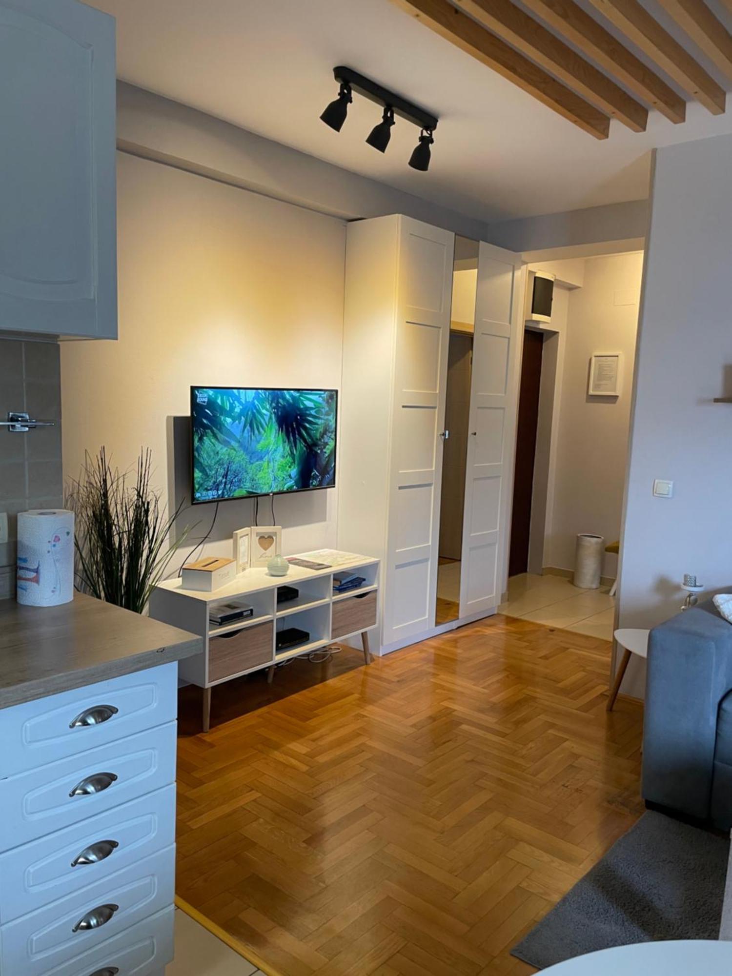 Apartment Cerska Mrb Belgrado Esterno foto