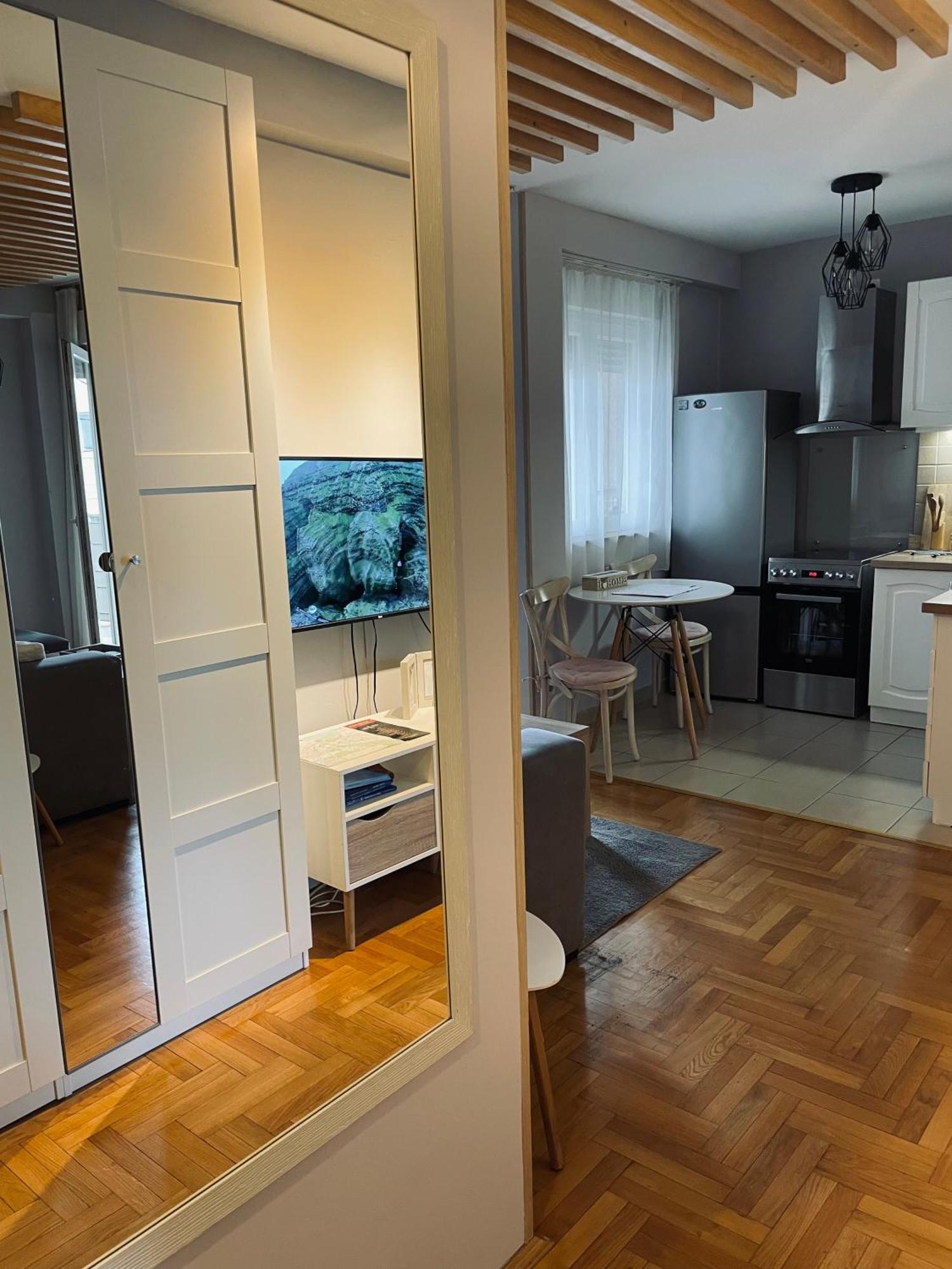 Apartment Cerska Mrb Belgrado Esterno foto