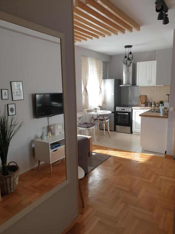 Apartment Cerska Mrb Belgrado Esterno foto